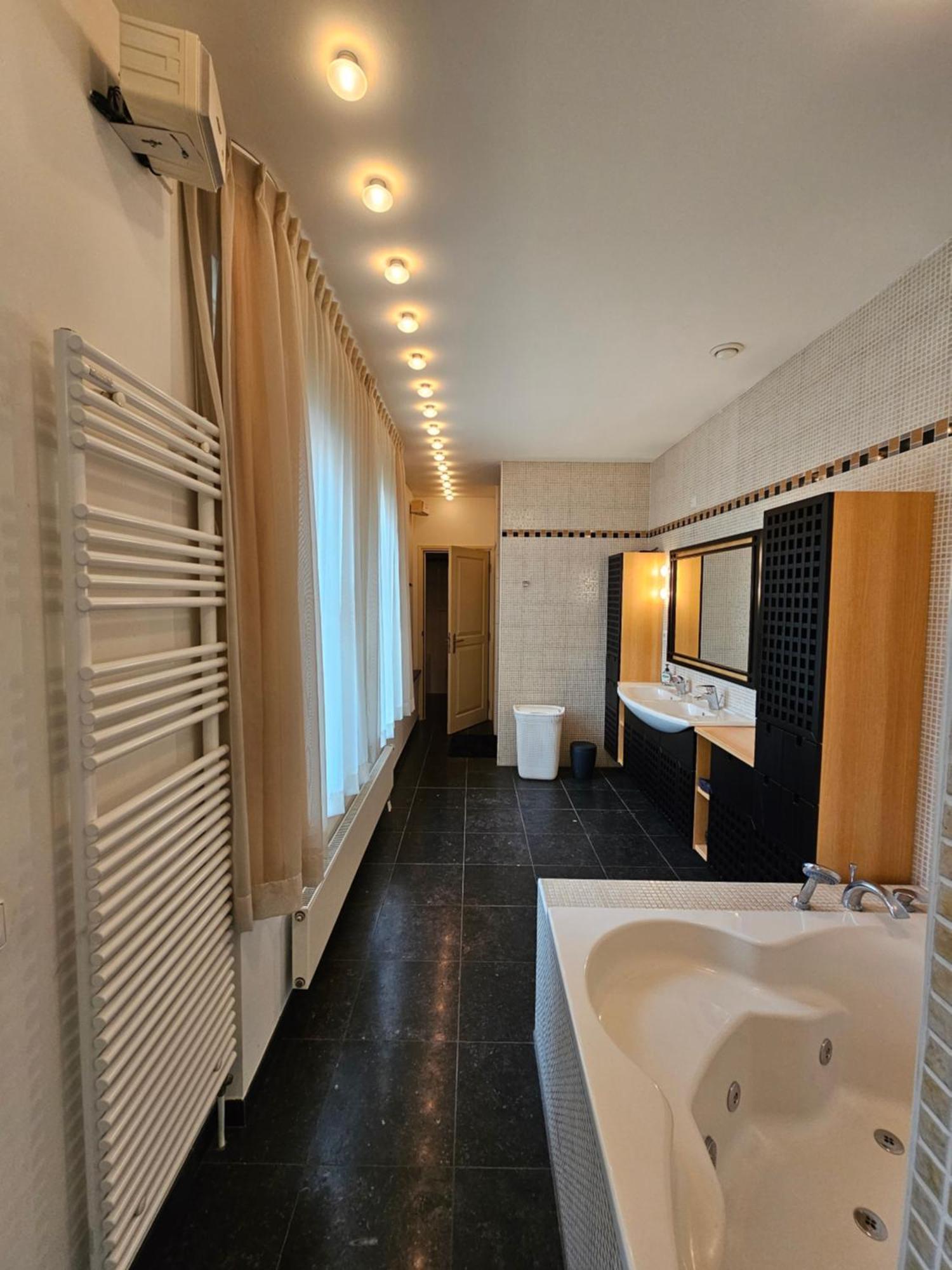 Guest Room Утрехт Экстерьер фото