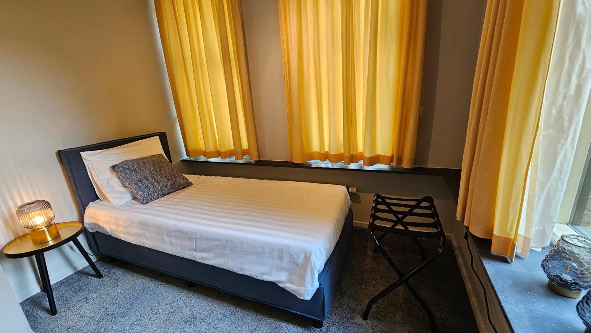 Guest Room Утрехт Экстерьер фото